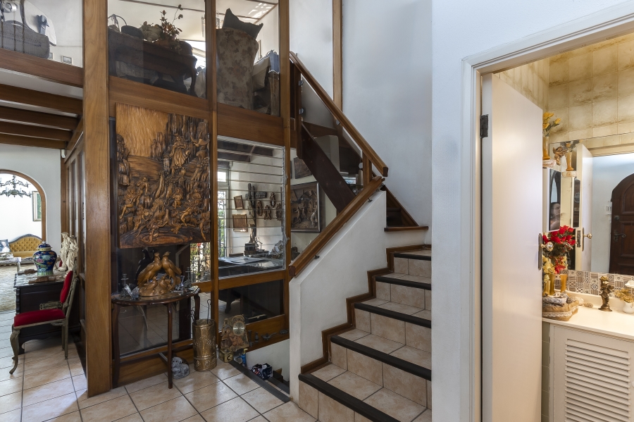 5 Bedroom Property for Sale in Lochnerhof Western Cape